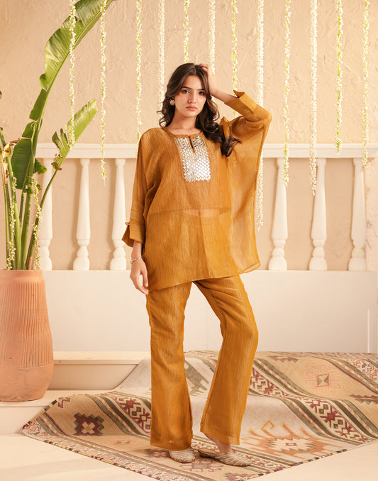 Mirror Muse Gold