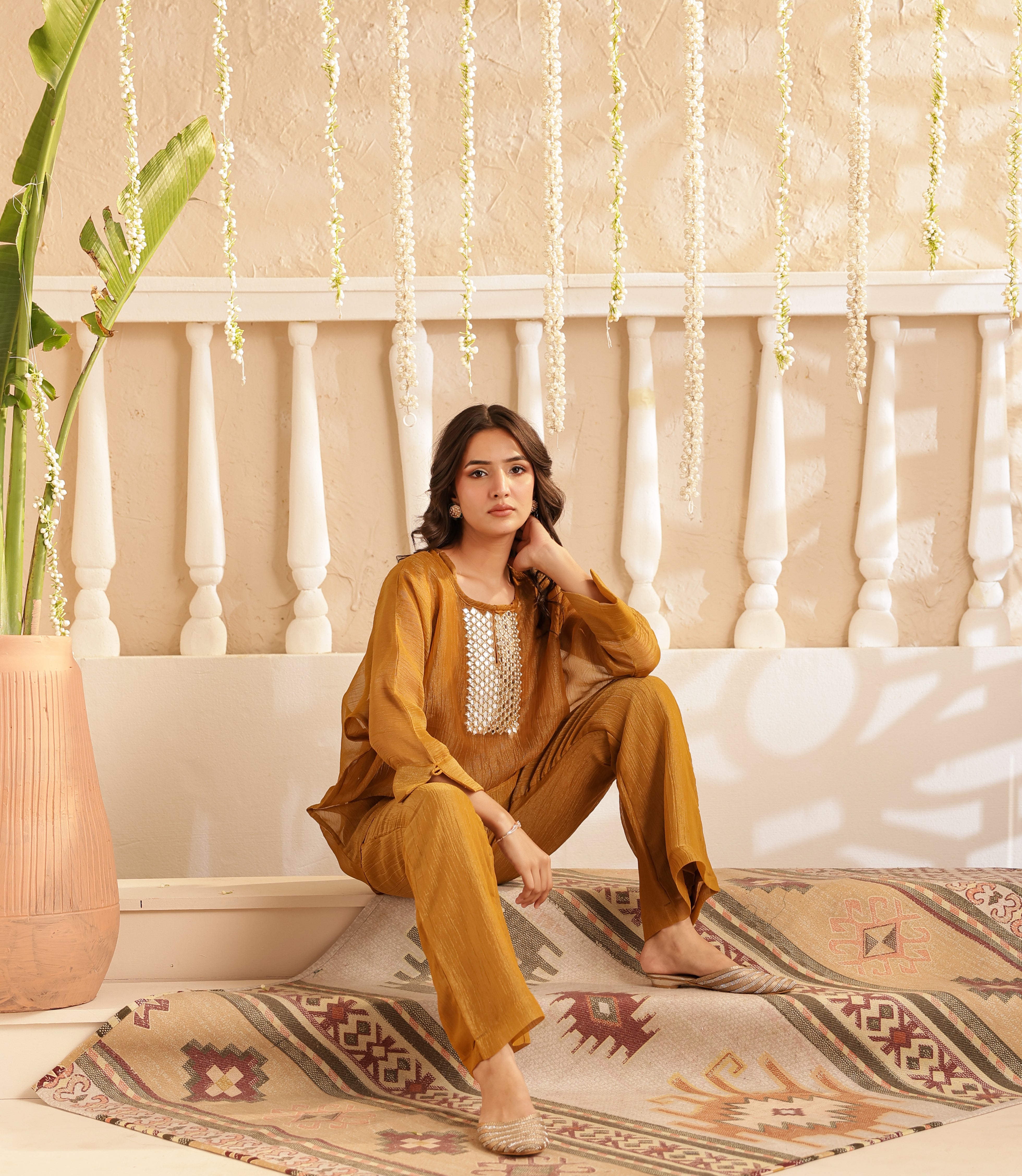 Mirror Muse Gold
